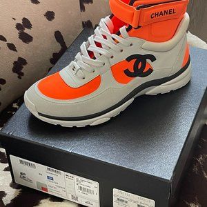 Chanel Orange & White From The Spring/Summer 2018 Collection By Karl Lagerfeld